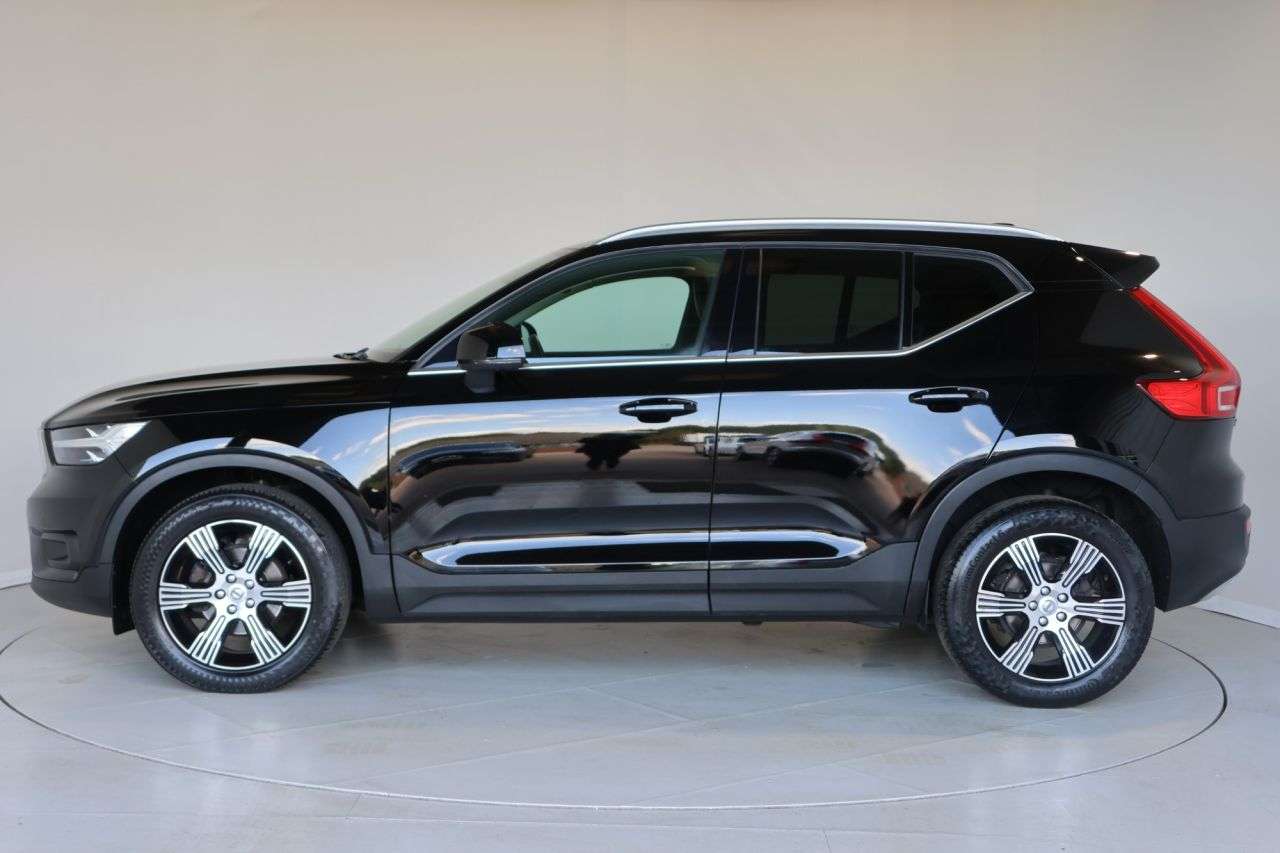 2021 VOLVO XC40 2021 VOLVO XC40