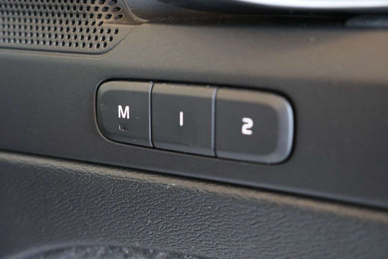 2021 VOLVO XC40 2021 VOLVO XC40