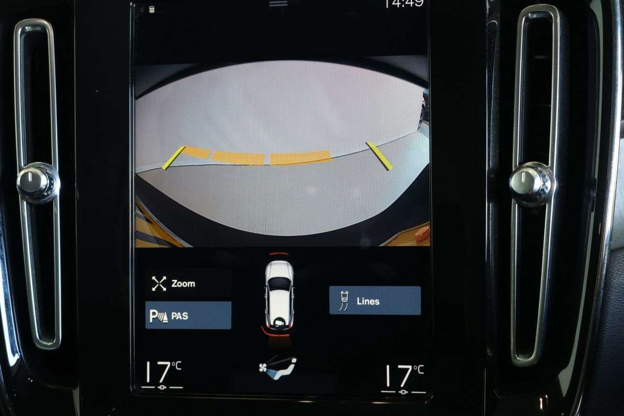 2021 VOLVO XC40 2021 VOLVO XC40