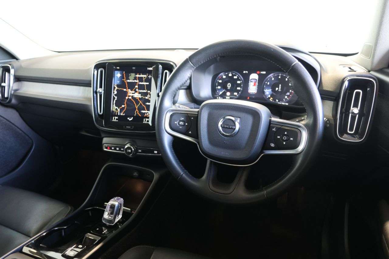 2021 VOLVO XC40 2021 VOLVO XC40