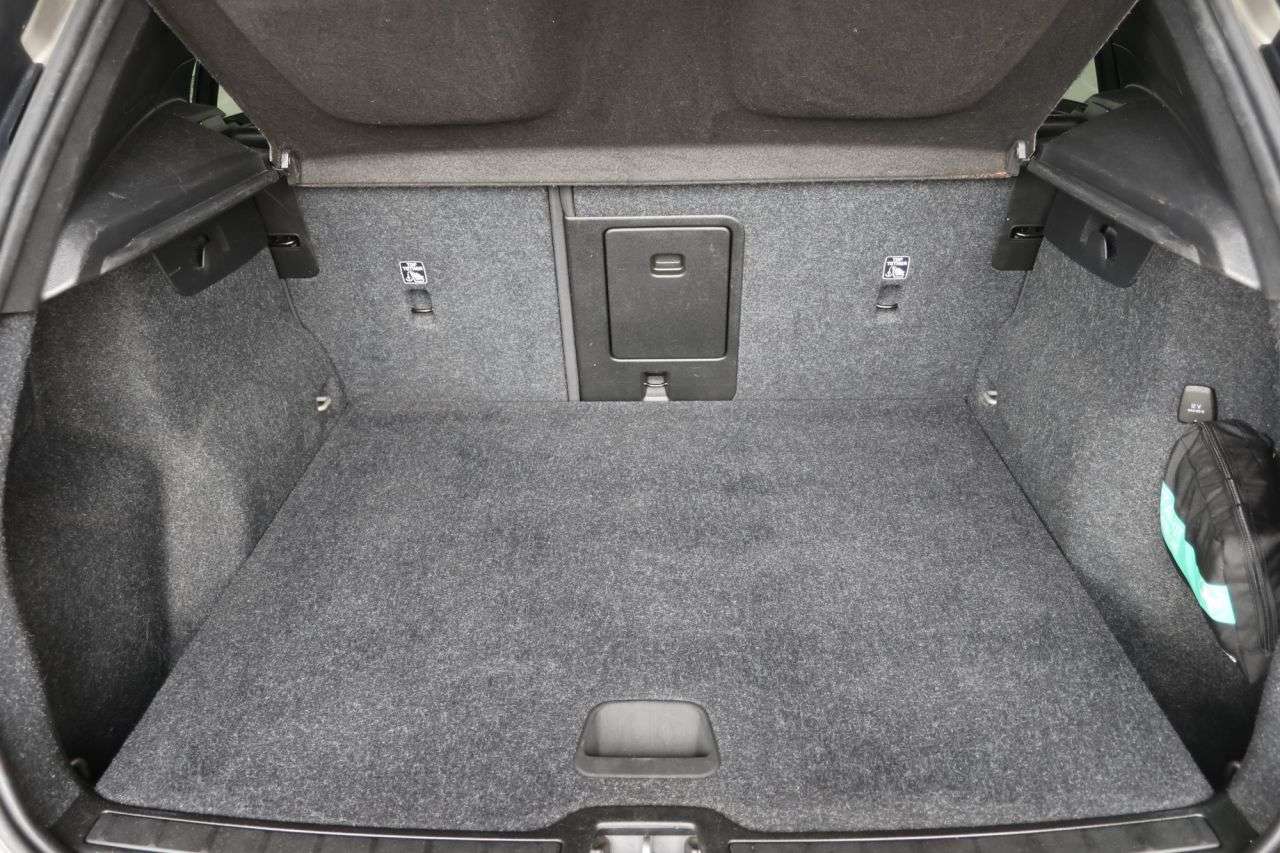 2021 VOLVO XC40 2021 VOLVO XC40