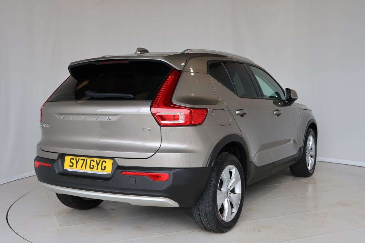 2021 VOLVO XC40 2021 VOLVO XC40