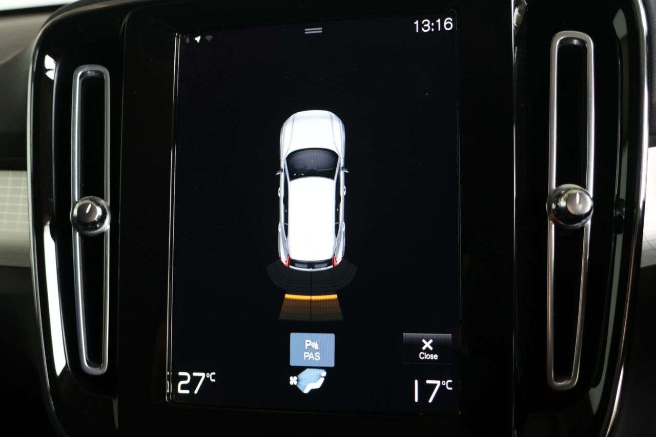 2021 VOLVO XC40 2021 VOLVO XC40