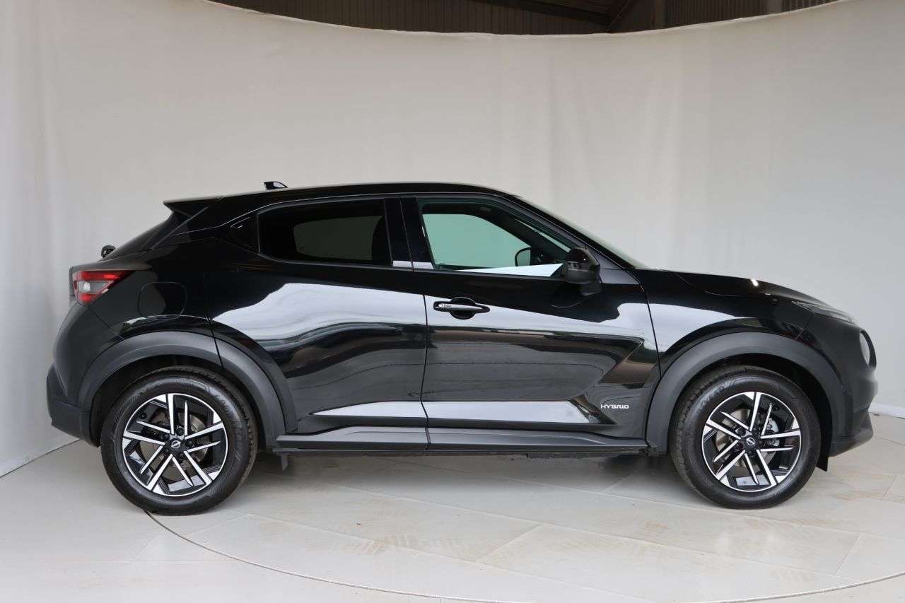 A 2024 NISSAN JUKE 1.6 N-Connecta SUV 5dr Petrol Hybrid Auto Euro 6 (143 ps) FULL NISSAN SERVI A 2024 NISSAN JUKE 1.6 N-Connecta SUV 5dr Petrol Hybrid Auto Euro 6 (143 ps) FULL NISSAN SERVI