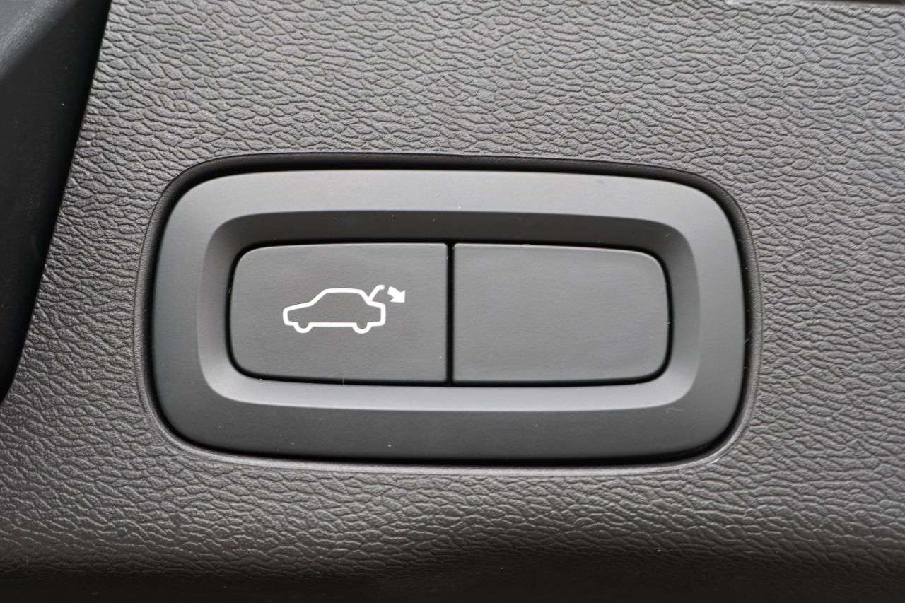 2023 VOLVO XC60 2023 VOLVO XC60