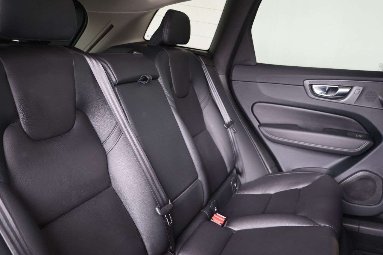 2023 VOLVO XC60 2023 VOLVO XC60