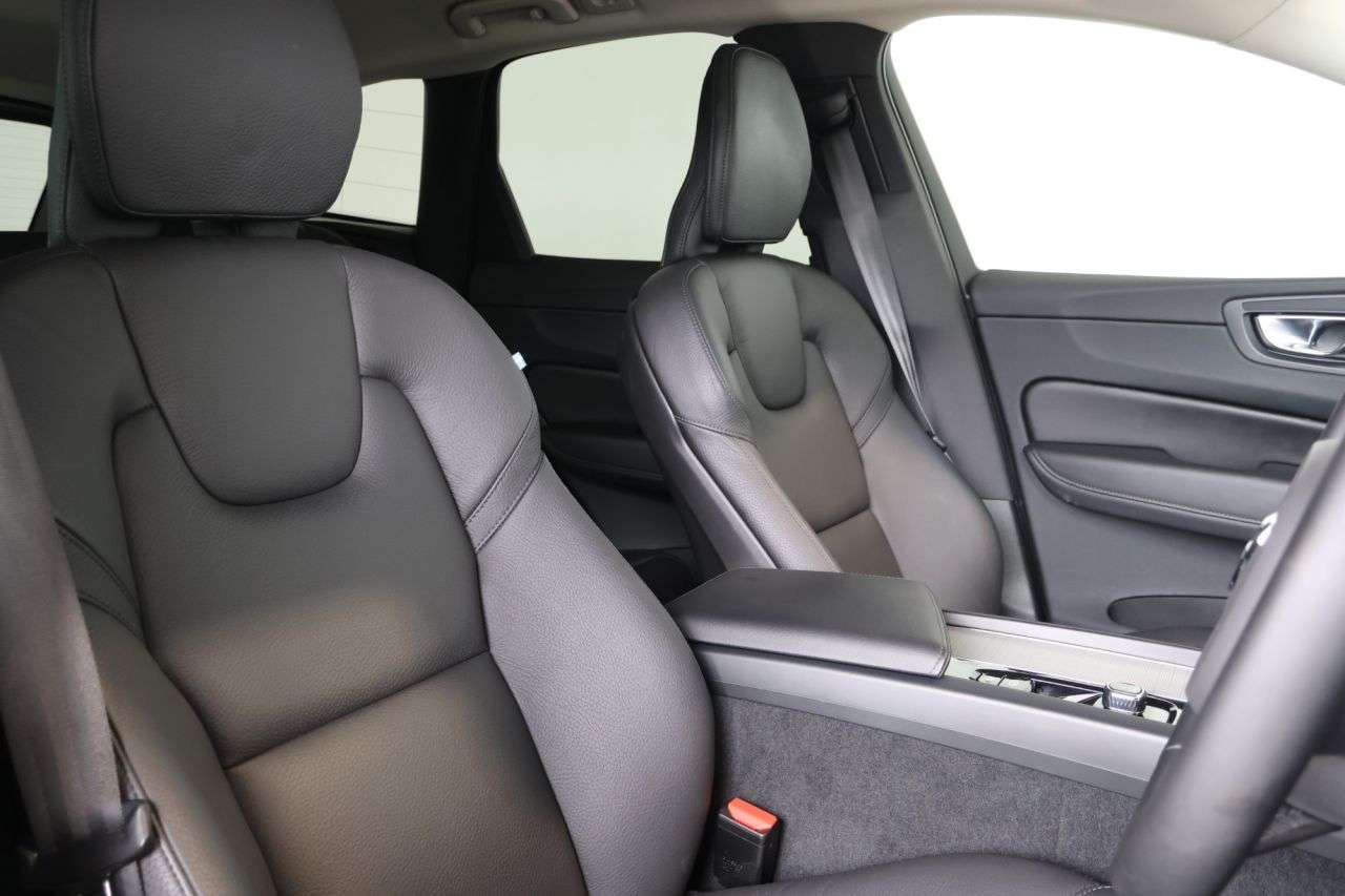 2023 VOLVO XC60 2023 VOLVO XC60