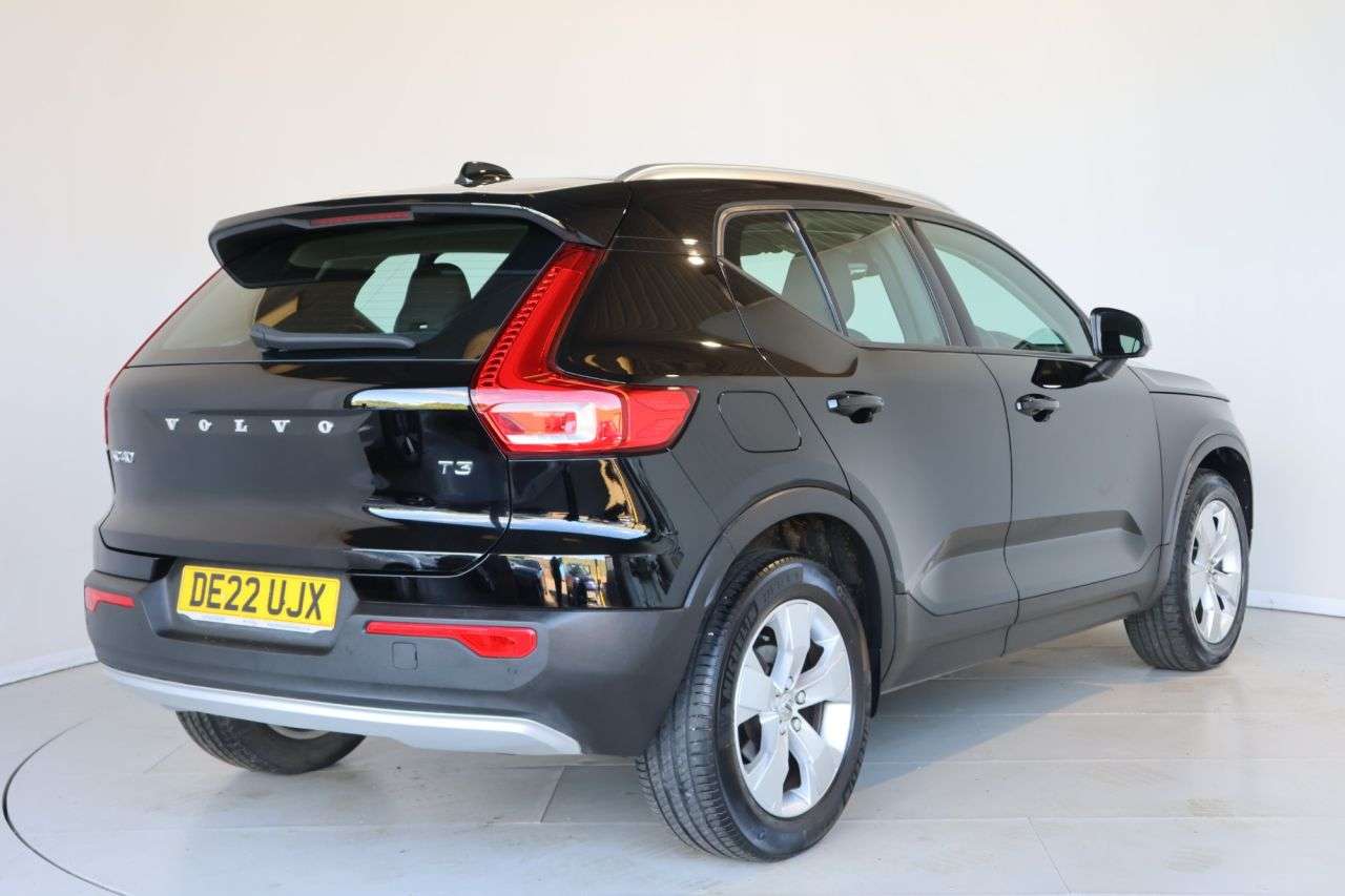 2022 VOLVO XC40 2022 VOLVO XC40