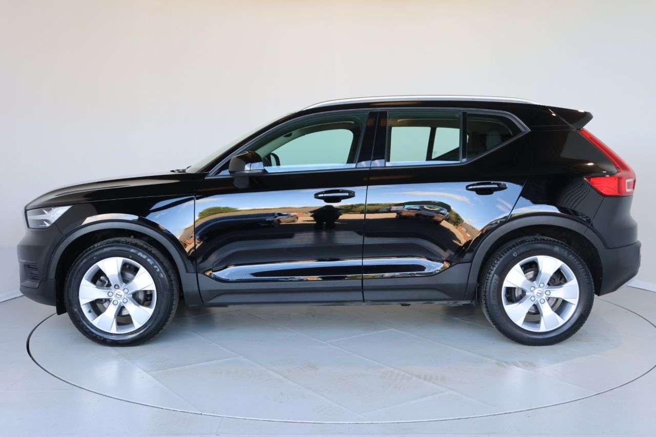 2022 VOLVO XC40 2022 VOLVO XC40
