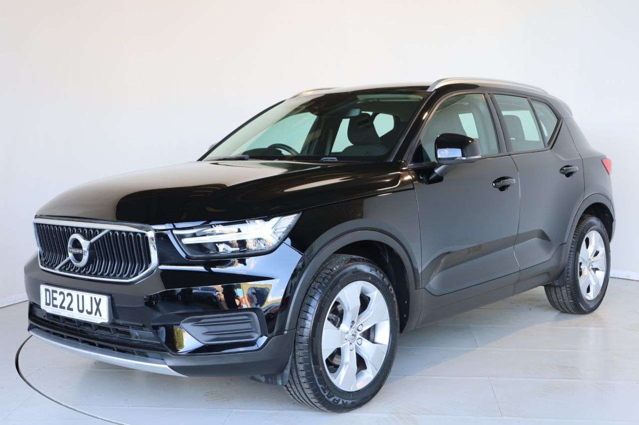 A 2022 VOLVO XC40 1.5 T3 Momentum SUV 5dr Petrol Auto Euro 6 (s/s) (163 ps) FULL SERVICE HIST A 2022 VOLVO XC40 1.5 T3 Momentum SUV 5dr Petrol Auto Euro 6 (s/s) (163 ps) FULL SERVICE HIST