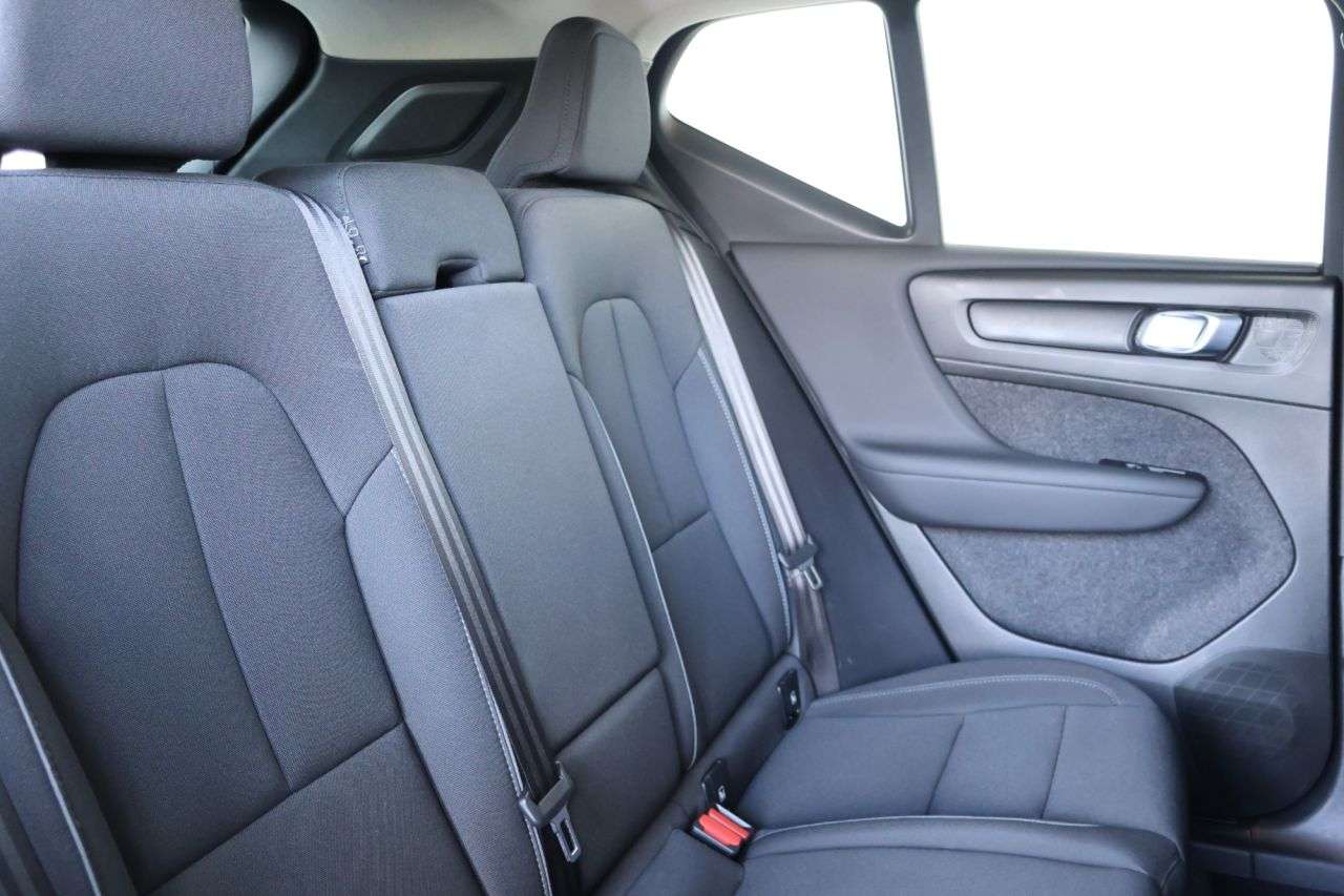 2022 VOLVO XC40 2022 VOLVO XC40