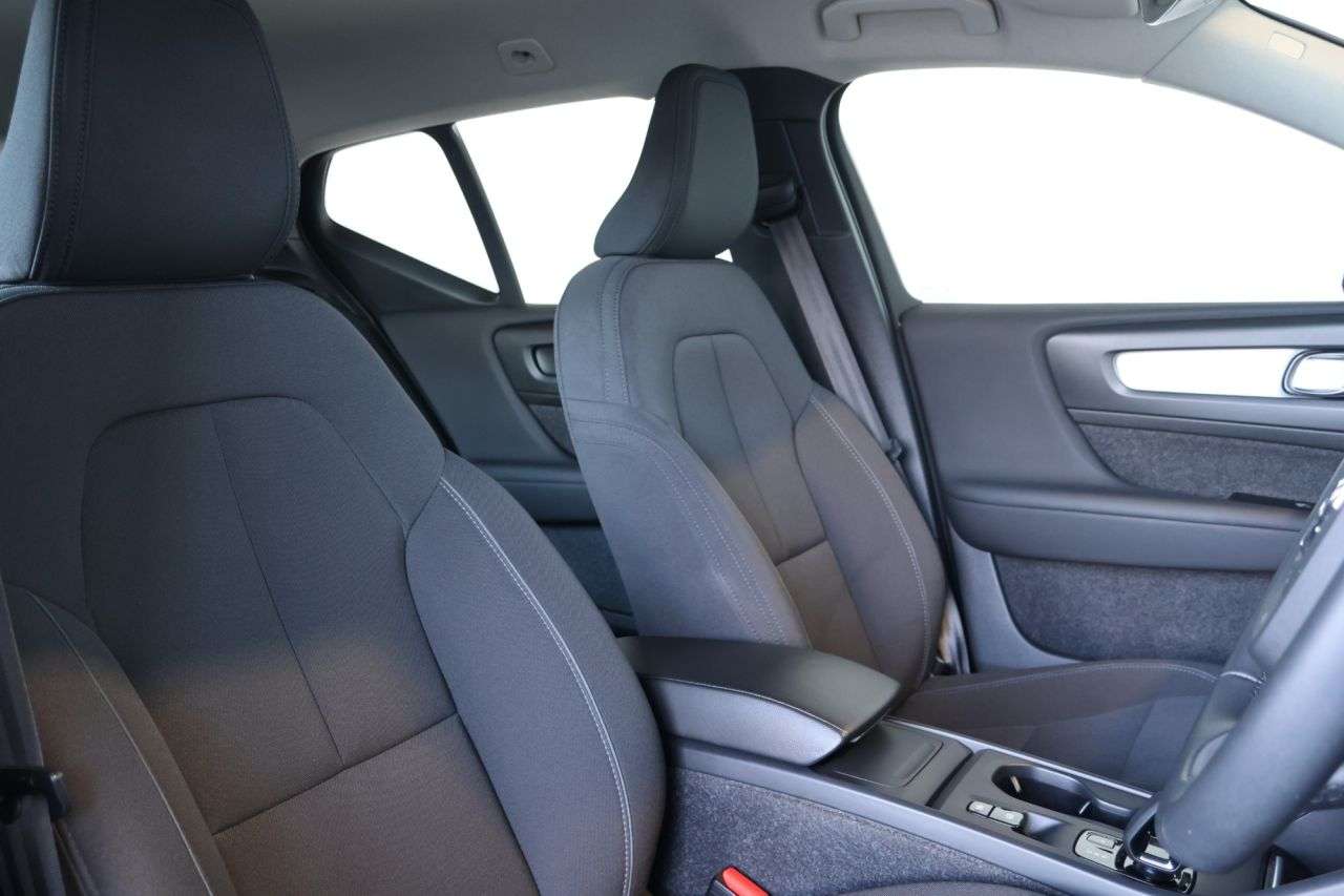 2022 VOLVO XC40 2022 VOLVO XC40
