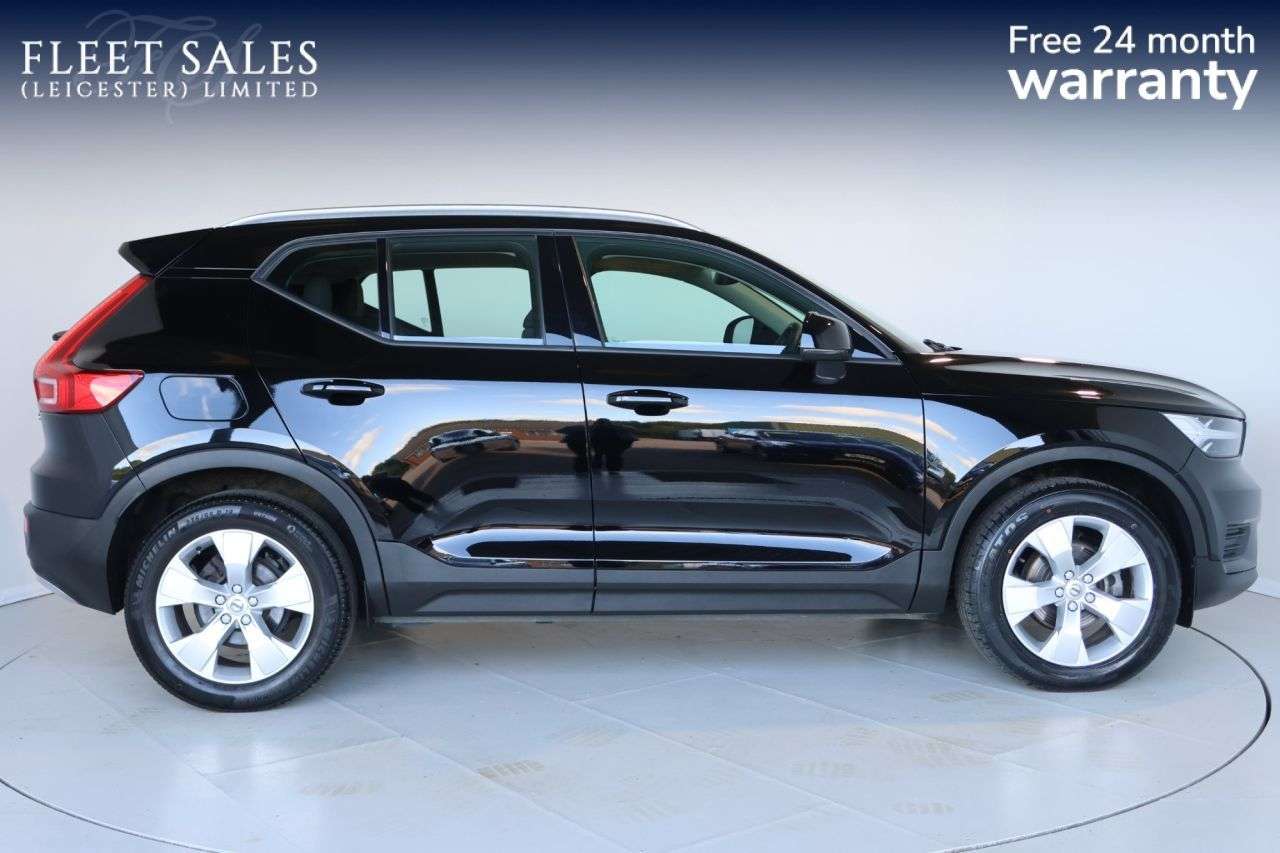 A 2022 VOLVO XC40 1.5 T3 Momentum SUV 5dr Petrol Auto Euro 6 (s/s) (163 ps) FULL SERVICE HIST A 2022 VOLVO XC40 1.5 T3 Momentum SUV 5dr Petrol Auto Euro 6 (s/s) (163 ps) FULL SERVICE HIST