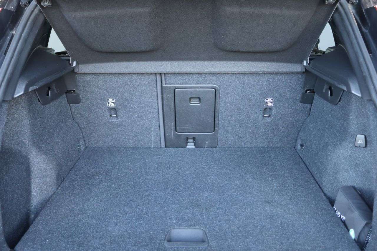2021 VOLVO XC40 2021 VOLVO XC40