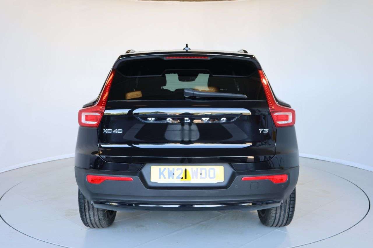 2021 VOLVO XC40 2021 VOLVO XC40
