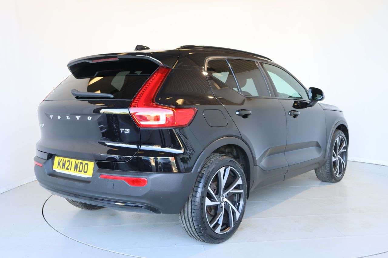 2021 VOLVO XC40 2021 VOLVO XC40