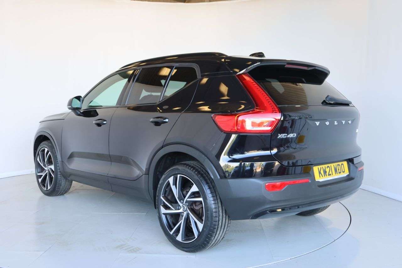 2021 VOLVO XC40 2021 VOLVO XC40