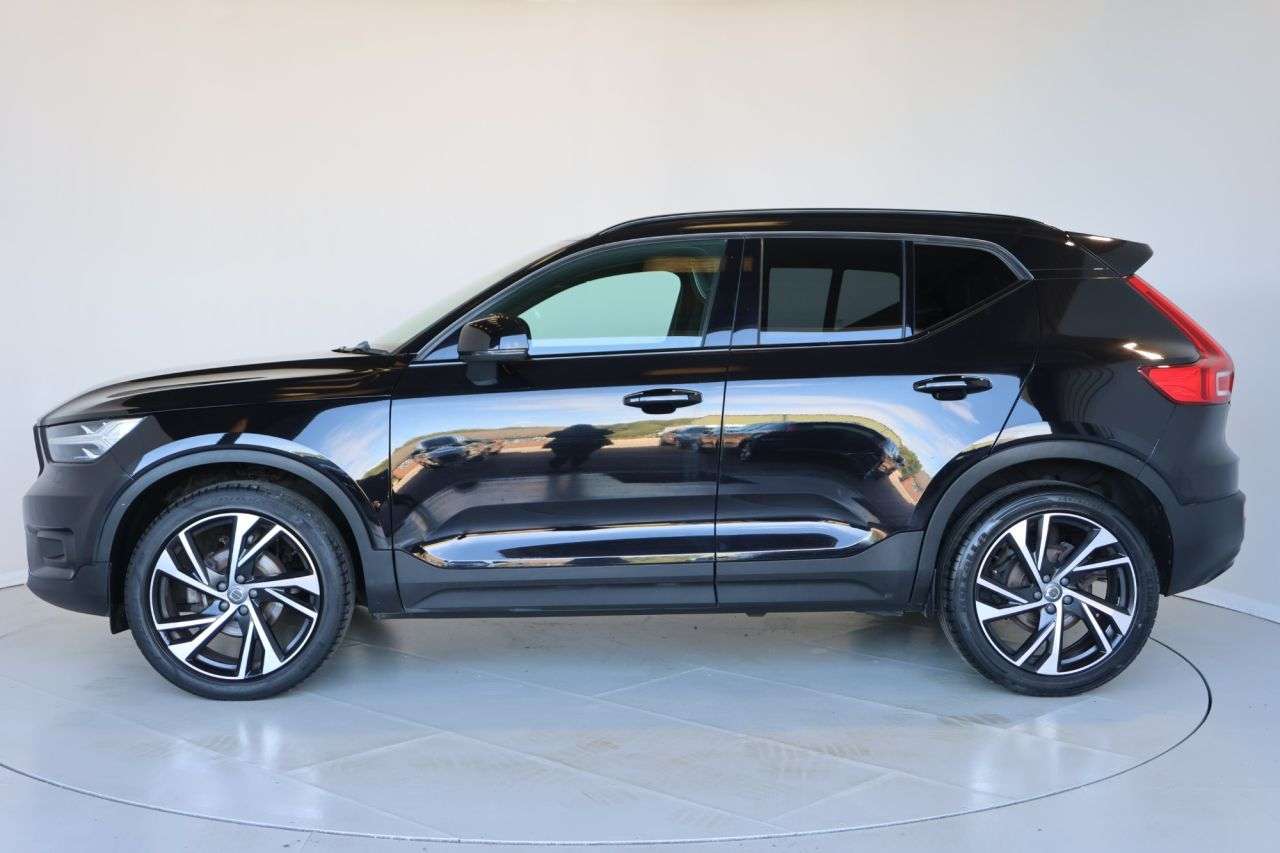 2021 VOLVO XC40 2021 VOLVO XC40
