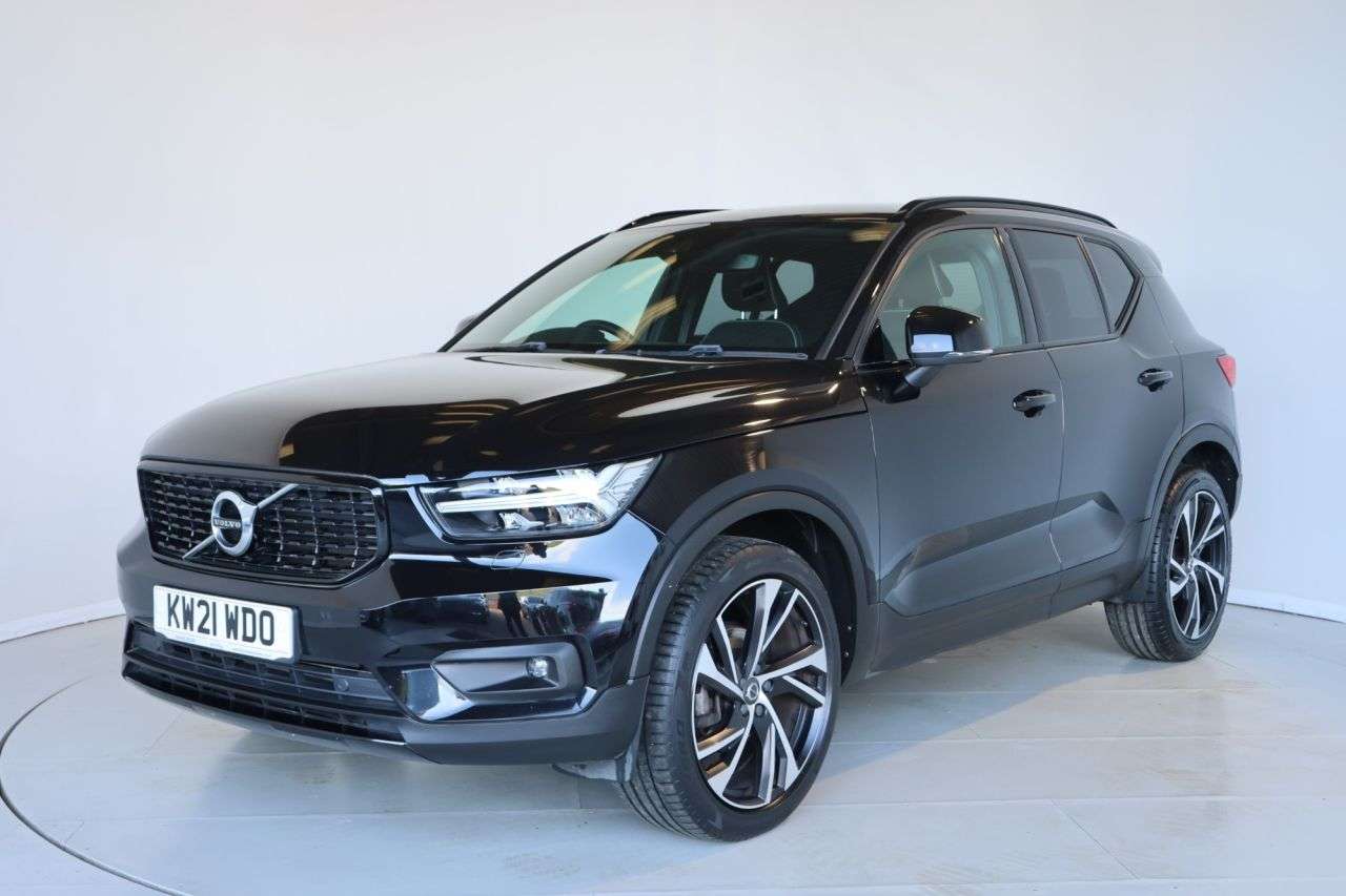 A 2021 VOLVO XC40 1.5 T3 R-Design Pro SUV 5dr Petrol Manual Euro 6 (s/s) (163 ps) FULL SERVIC A 2021 VOLVO XC40 1.5 T3 R-Design Pro SUV 5dr Petrol Manual Euro 6 (s/s) (163 ps) FULL SERVIC