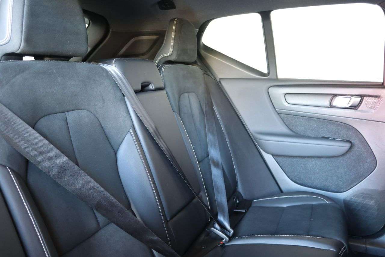 2021 VOLVO XC40 2021 VOLVO XC40