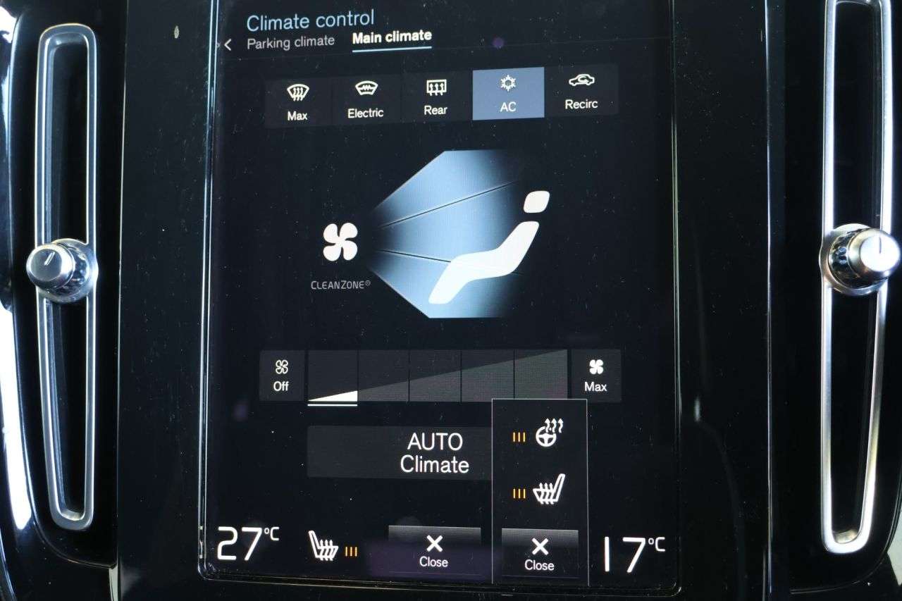 2021 VOLVO XC40 2021 VOLVO XC40
