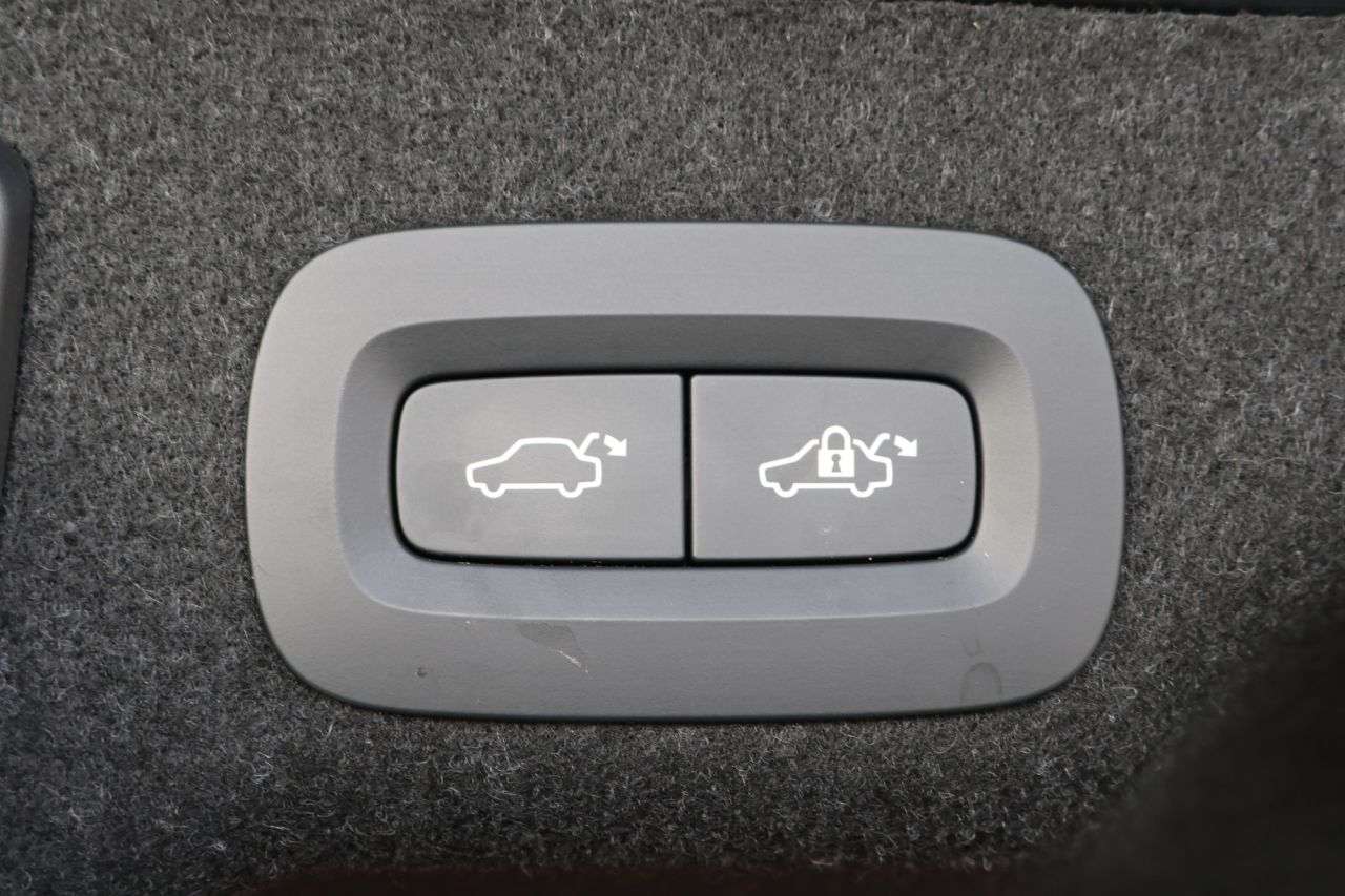 2020 VOLVO S90 2020 VOLVO S90