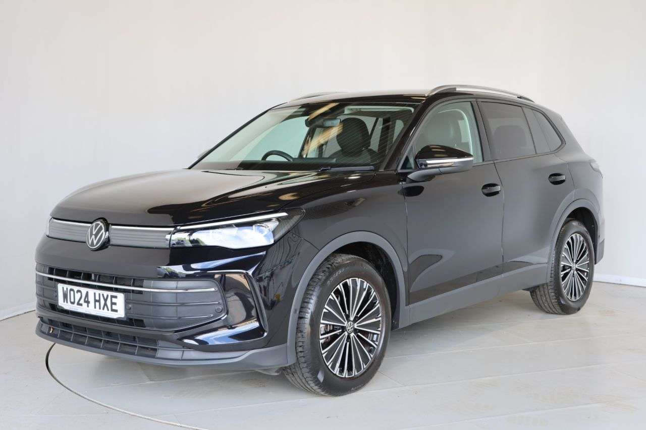 A 2024 VOLKSWAGEN TIGUAN 1.5 eTSI MHEV Match SUV 5dr Petrol Hybrid DSG Euro 6 (s/s) (150 ps) FULL VW A 2024 VOLKSWAGEN TIGUAN 1.5 eTSI MHEV Match SUV 5dr Petrol Hybrid DSG Euro 6 (s/s) (150 ps) FULL VW