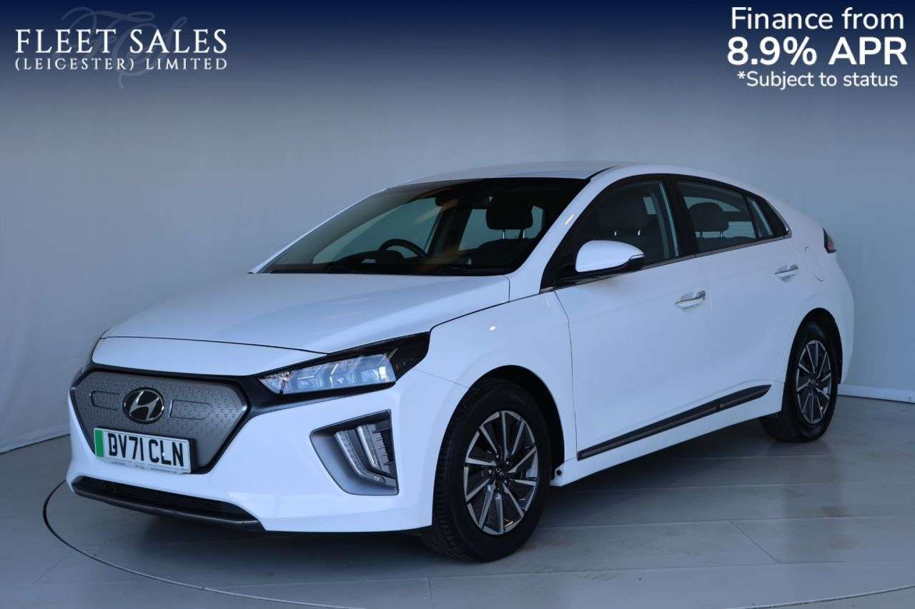 A 2021 HYUNDAI IONIQ 38.3kWh Premium Hatchback 5dr Electric Auto (136 ps) HEATED STEERING WHEEL A 2021 HYUNDAI IONIQ 38.3kWh Premium Hatchback 5dr Electric Auto (136 ps) HEATED STEERING WHEEL