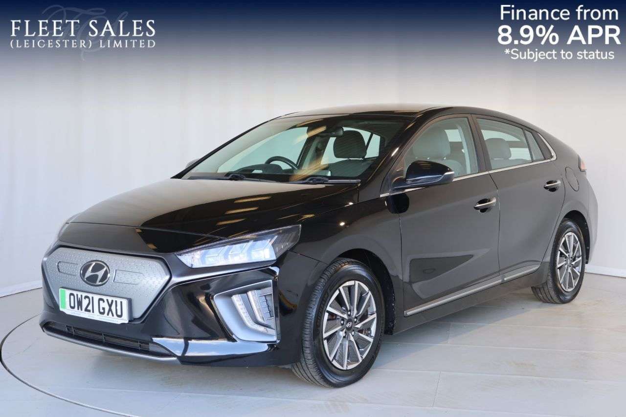 A 2021 HYUNDAI IONIQ 38.3kWh Premium Hatchback 5dr Electric Auto (136 ps) HEATED STEERING WHEEL A 2021 HYUNDAI IONIQ 38.3kWh Premium Hatchback 5dr Electric Auto (136 ps) HEATED STEERING WHEEL
