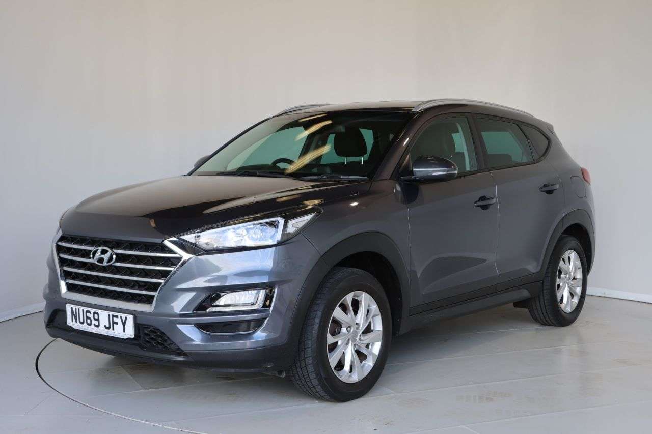 A 2019 HYUNDAI TUCSON 1.6 GDi SE Nav SUV 5dr Petrol Manual Euro 6 (s/s) (132 ps) FREE 12 MONTH WA A 2019 HYUNDAI TUCSON 1.6 GDi SE Nav SUV 5dr Petrol Manual Euro 6 (s/s) (132 ps) FREE 12 MONTH WA