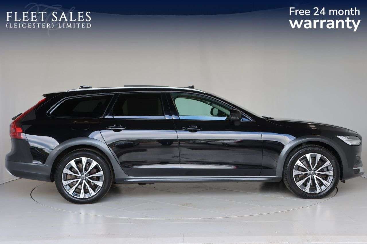 A 2022 VOLVO V90 CROSS COUNTRY 2.0 B5 MHEV Plus Estate 5dr Petrol Hybrid Auto AWD Euro 6 (s/s) (250 ps) HE A 2022 VOLVO V90 CROSS COUNTRY 2.0 B5 MHEV Plus Estate 5dr Petrol Hybrid Auto AWD Euro 6 (s/s) (250 ps) HE