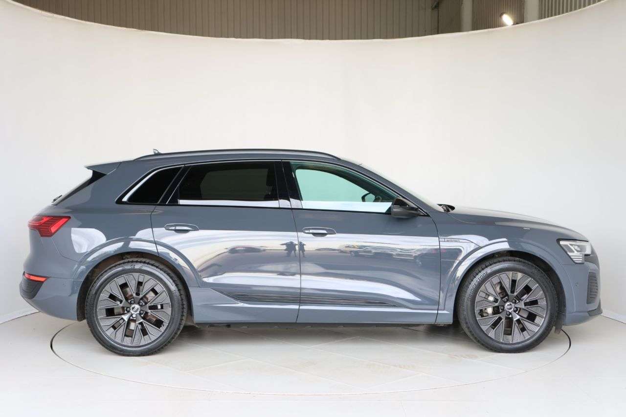 A 2023 AUDI Q8 E-TRON 50 Black Edition SUV 5dr Electric Auto quattro 95kWh (11kW Charger) (340 ps A 2023 AUDI Q8 E-TRON 50 Black Edition SUV 5dr Electric Auto quattro 95kWh (11kW Charger) (340 ps