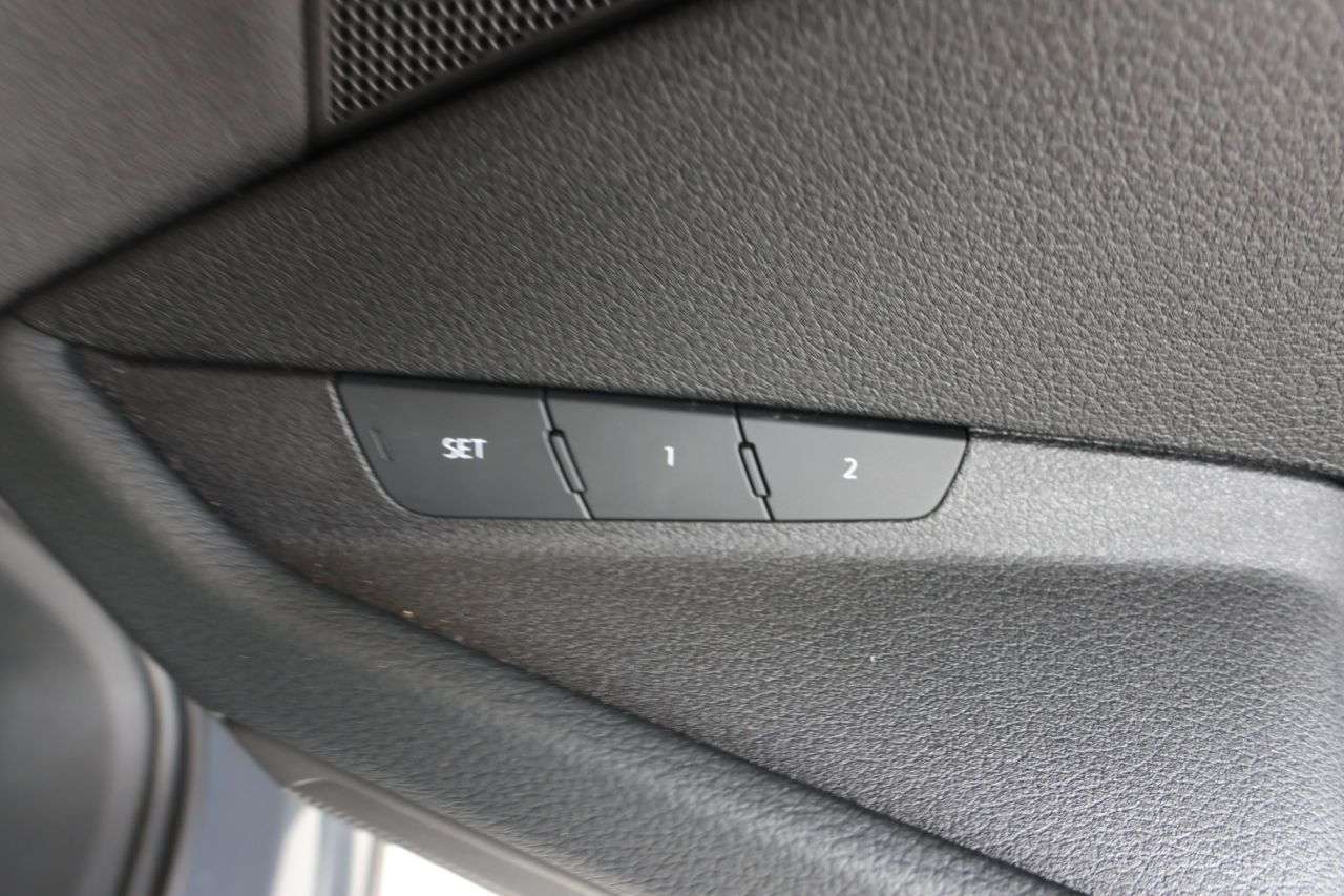 2023 AUDI Q8 E-TRON 2023 AUDI Q8 E-TRON