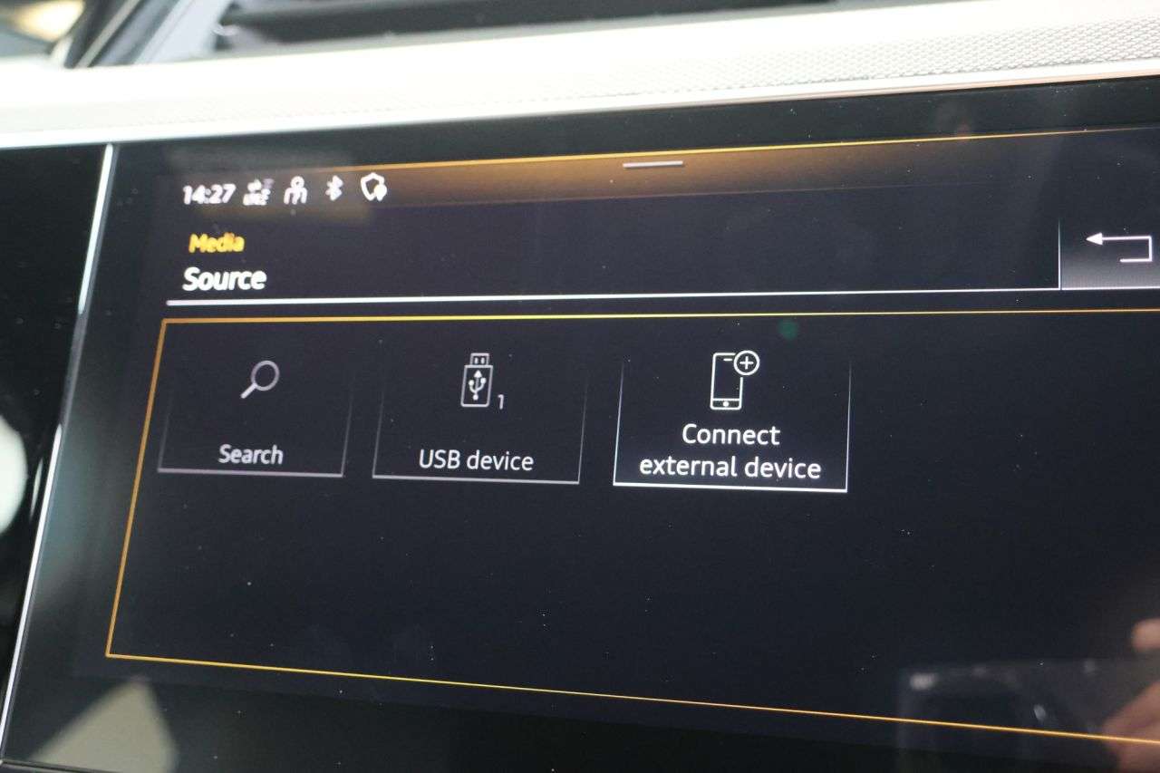 2023 AUDI Q8 E-TRON 2023 AUDI Q8 E-TRON