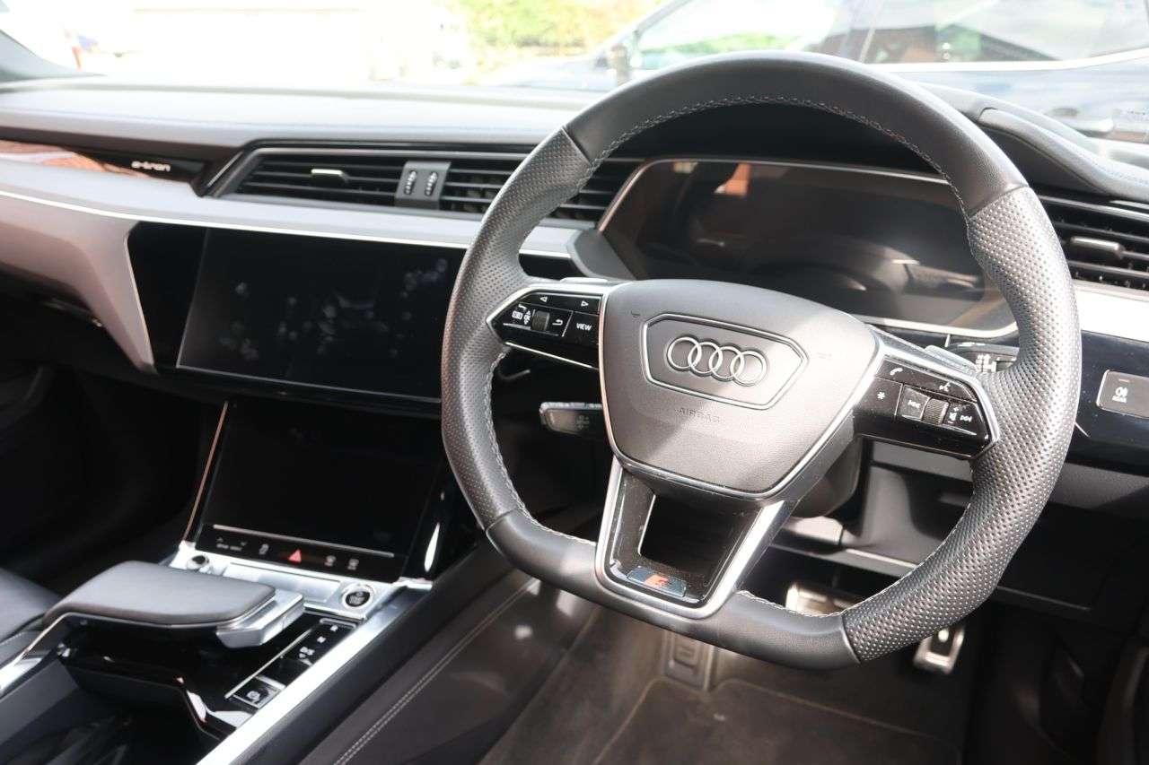 2023 AUDI Q8 E-TRON 2023 AUDI Q8 E-TRON