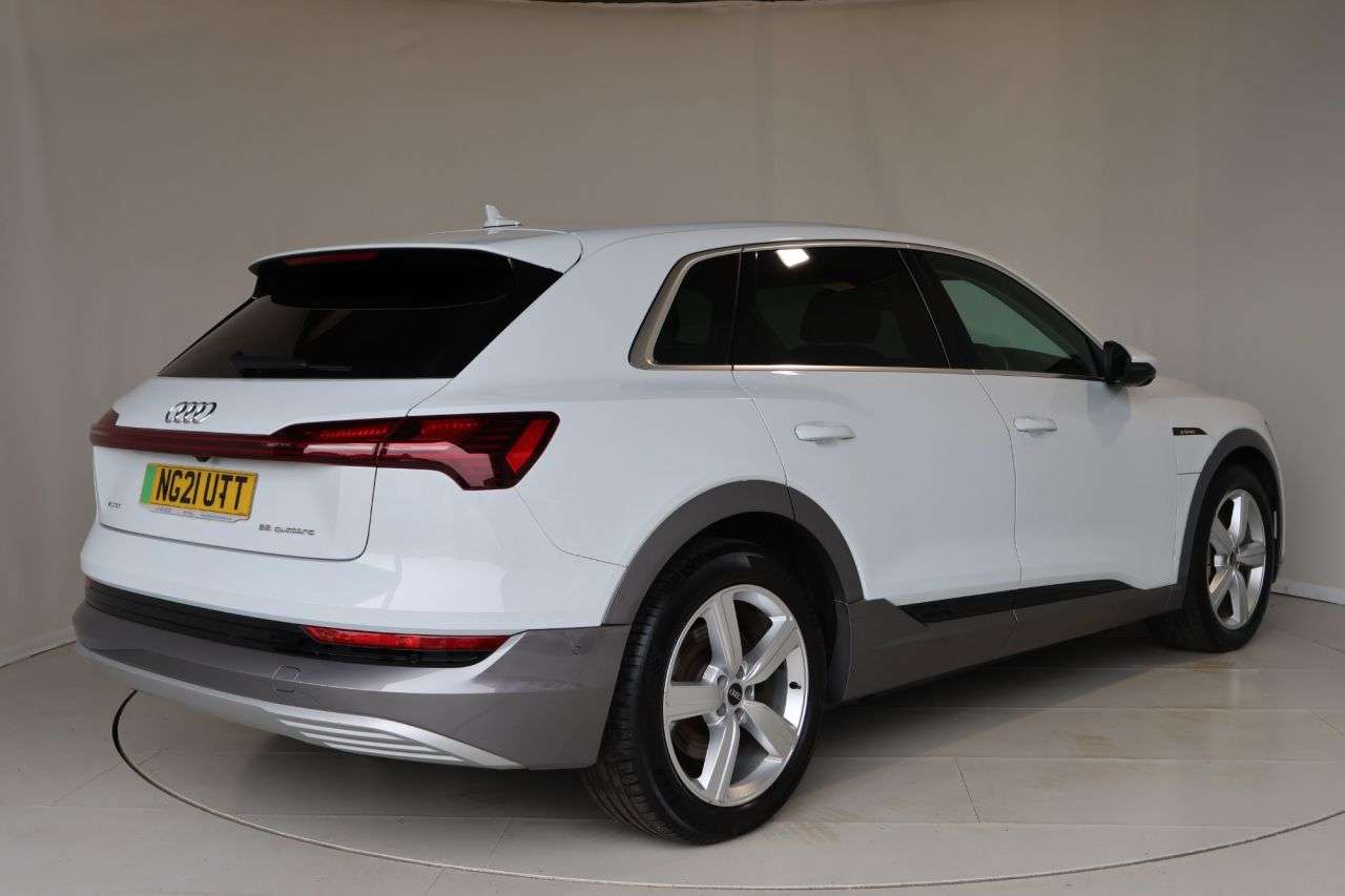2021 AUDI E-TRON 2021 AUDI E-TRON