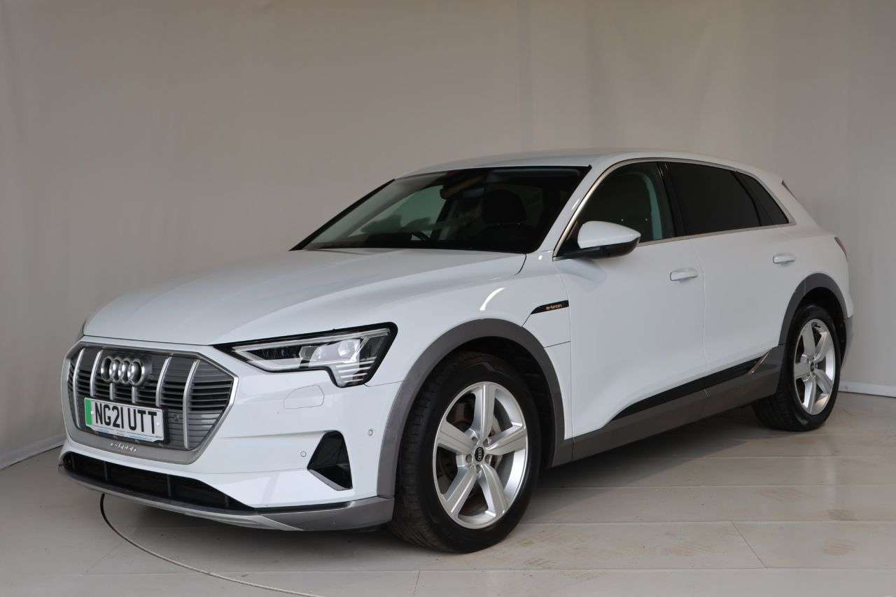 A 2021 AUDI E-TRON 55 Technik SUV 5dr Electric Auto quattro 95kWh (408 ps) APPLE CAR PLAY + FU A 2021 AUDI E-TRON 55 Technik SUV 5dr Electric Auto quattro 95kWh (408 ps) APPLE CAR PLAY + FU