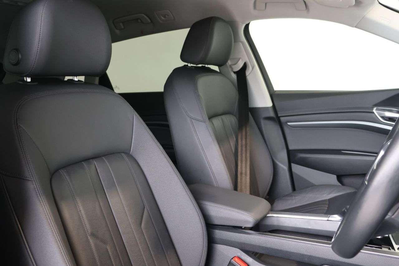 2021 AUDI E-TRON 2021 AUDI E-TRON
