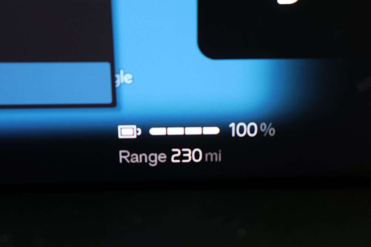 2023 VOLVO XC40 2023 VOLVO XC40