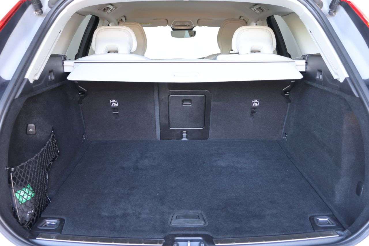 2023 VOLVO XC60 2023 VOLVO XC60