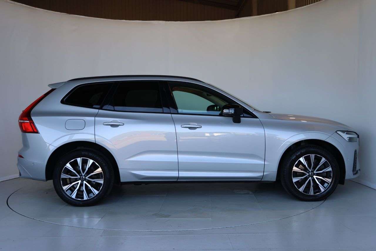A 2023 VOLVO XC60 2.0 B5 MHEV Plus SUV 5dr Petrol Hybrid Auto AWD Euro 6 (s/s) (250 ps) HEATE A 2023 VOLVO XC60 2.0 B5 MHEV Plus SUV 5dr Petrol Hybrid Auto AWD Euro 6 (s/s) (250 ps) HEATE