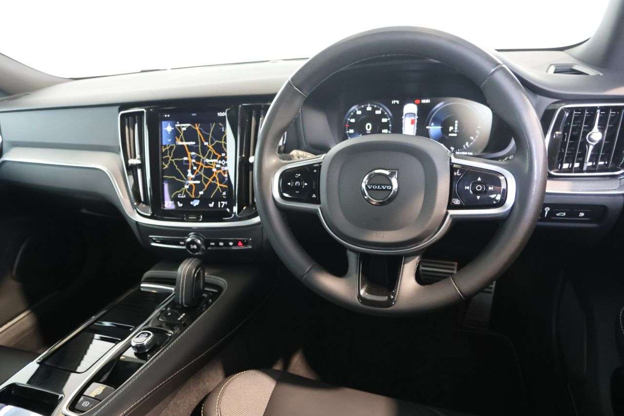 2022 VOLVO V60 2022 VOLVO V60