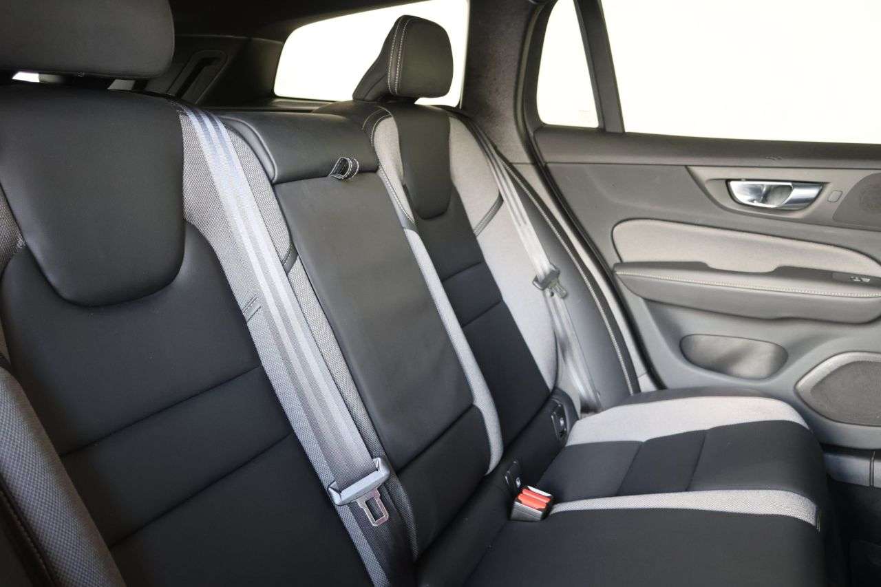 2022 VOLVO V60 2022 VOLVO V60