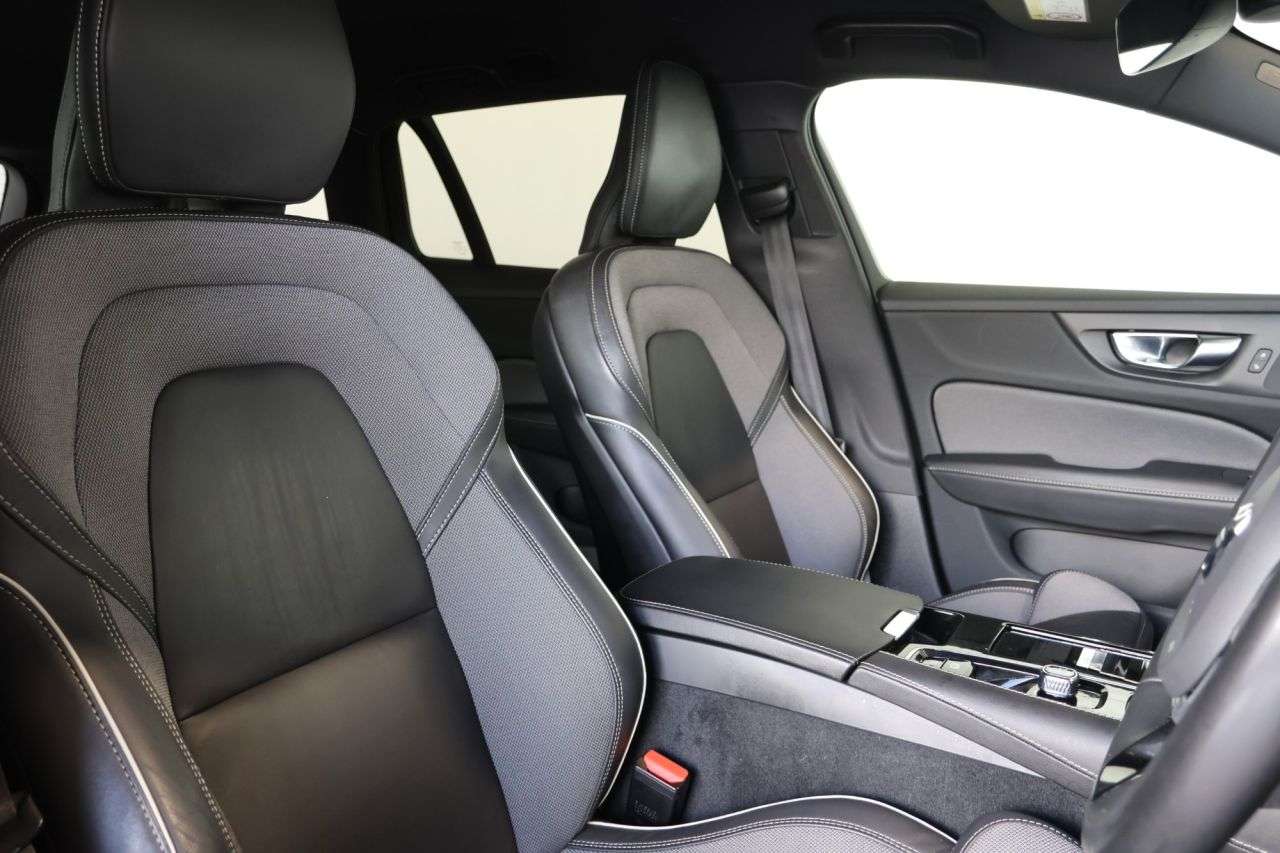 2022 VOLVO V60 2022 VOLVO V60