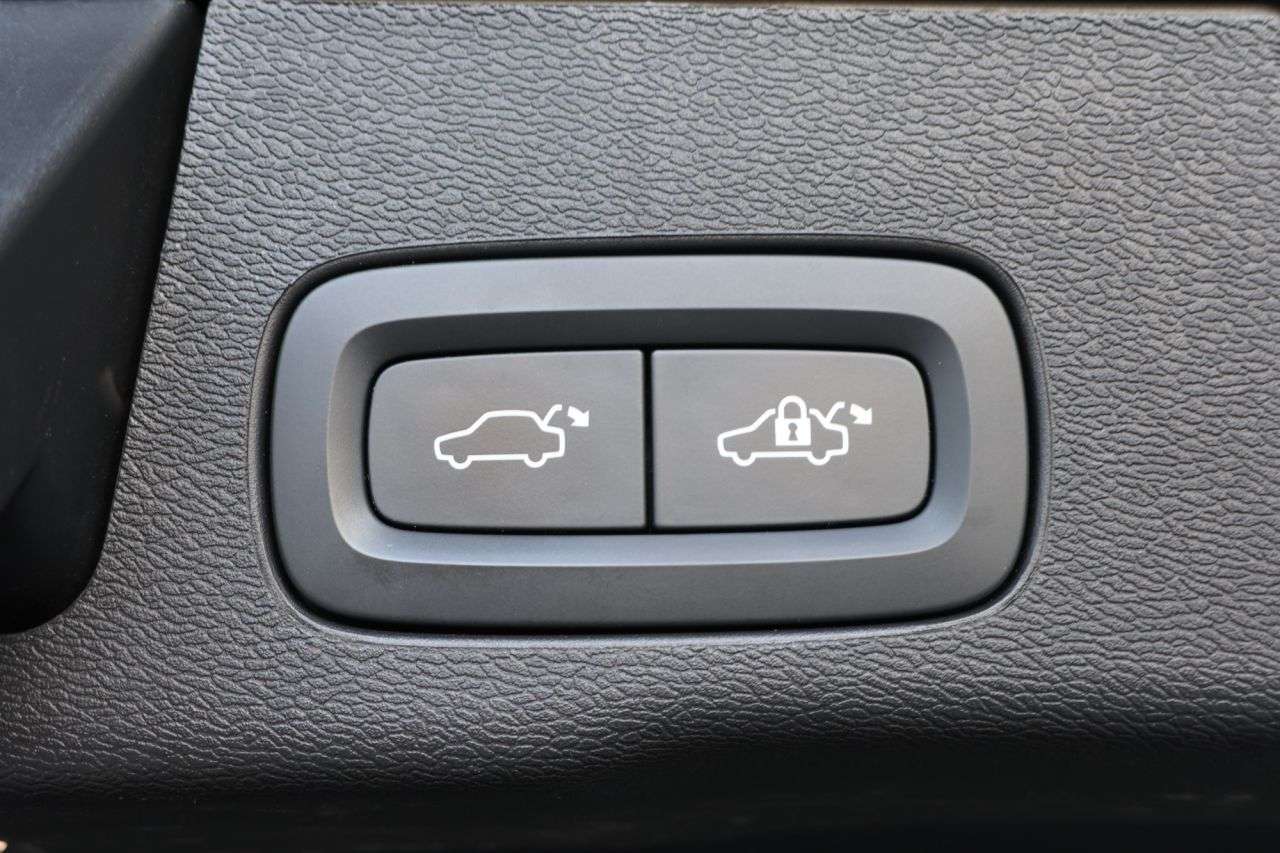 2023 VOLVO XC60 2023 VOLVO XC60