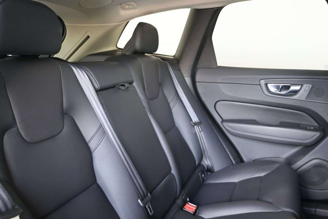 2023 VOLVO XC60 2023 VOLVO XC60