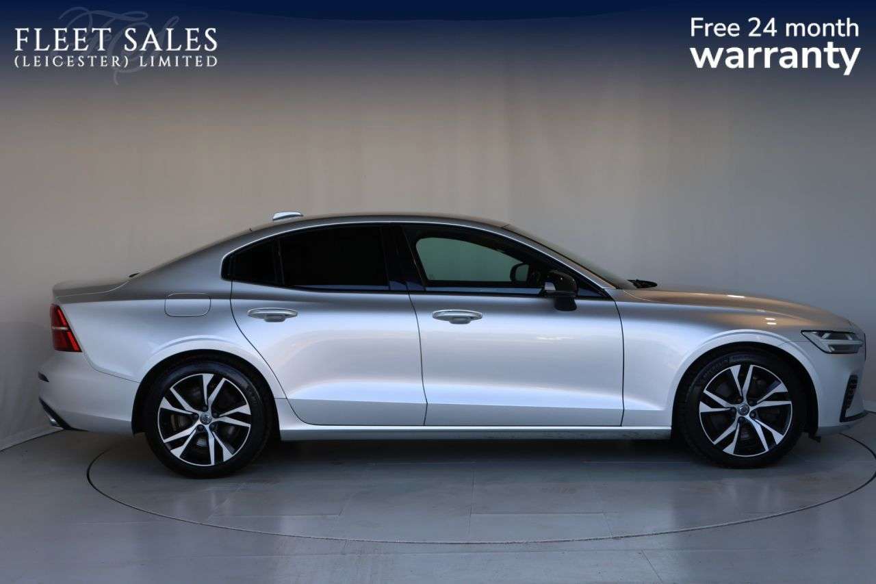 A 2022 VOLVO S60 2.0h T8 Recharge 11.6kWh R-Design Saloon 4dr Petrol Plug-in Hybrid Auto AWD A 2022 VOLVO S60 2.0h T8 Recharge 11.6kWh R-Design Saloon 4dr Petrol Plug-in Hybrid Auto AWD