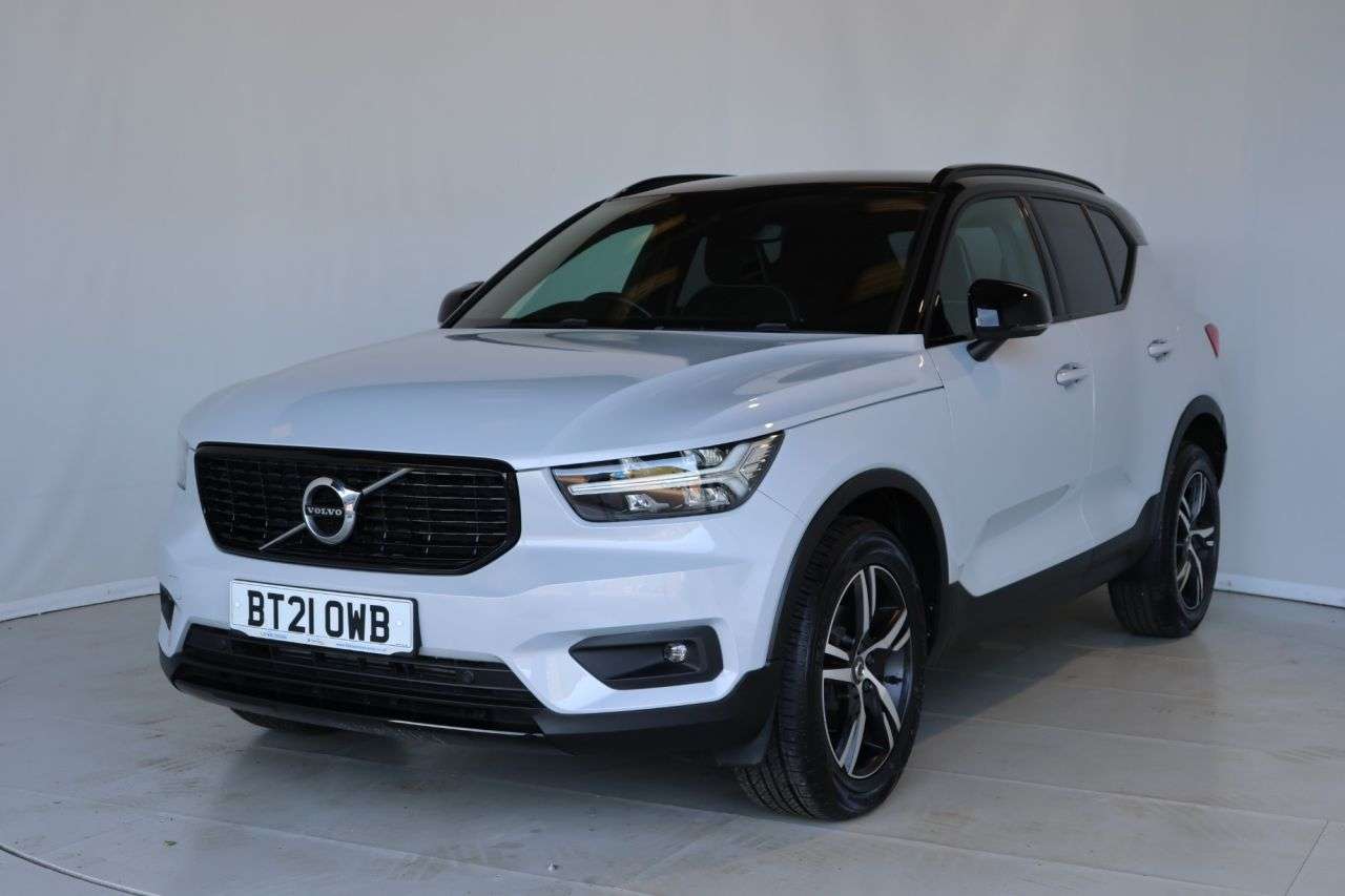 A 2021 VOLVO XC40 1.5 T3 R-Design SUV 5dr Petrol Manual Euro 6 (s/s) (163 ps) FREE 24 MONTH W A 2021 VOLVO XC40 1.5 T3 R-Design SUV 5dr Petrol Manual Euro 6 (s/s) (163 ps) FREE 24 MONTH W
