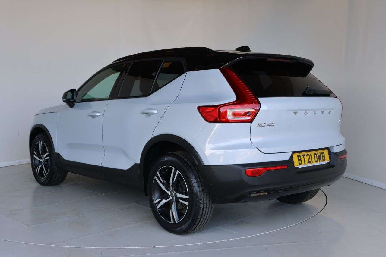 2021 VOLVO XC40 2021 VOLVO XC40