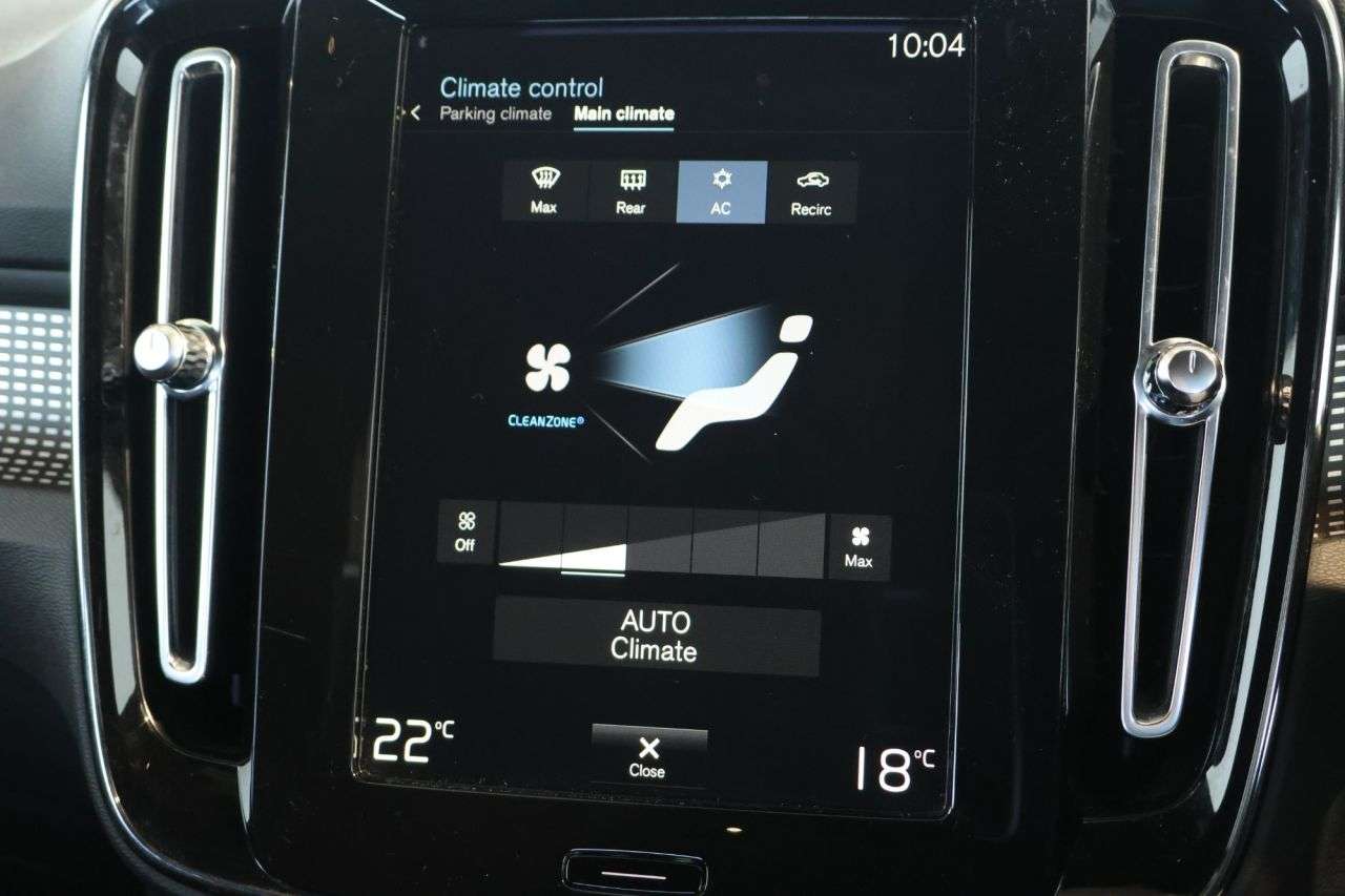 2021 VOLVO XC40 2021 VOLVO XC40